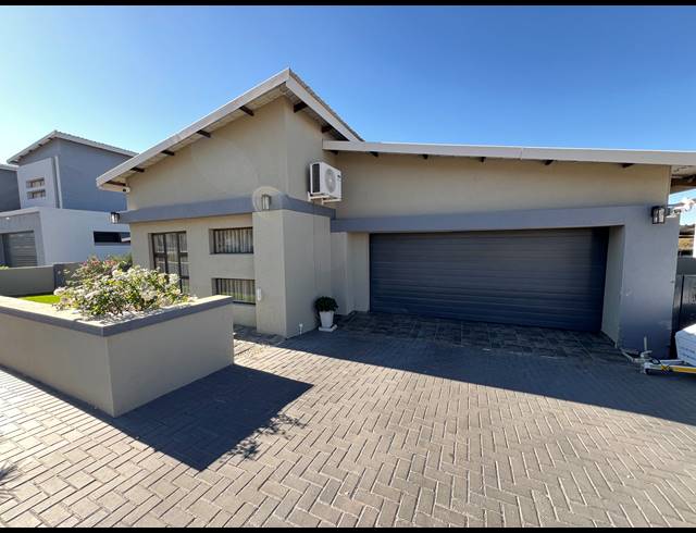 3 BEDROOM HOUSE FOR SALE IN WOODHILL ESTATE